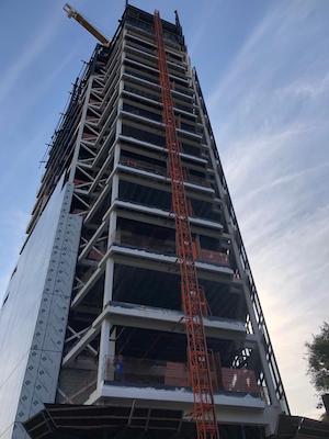 Obra na Berrini alia arquitetura de alto padrão e construção industrializada com 1.235 toneladas de aço