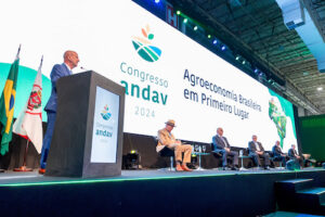 ECONOMIA, TECNOLOGIA E GESTÃO: CONGRESSO ANDAV 2025 FORTALECE O DEBATE SOBRE A DISTRIBUIÇÃO NO AGRO