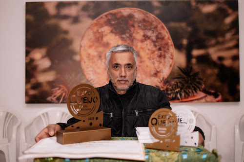 Minha vida já mudou”: primeiro produtor Super Ouro do Brasil recebe troféu da ExpoQueijo