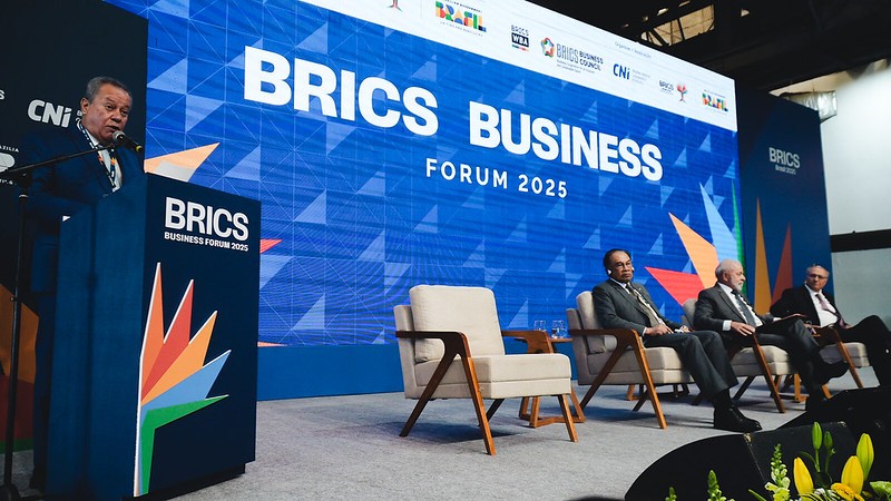 BRICS tem papel estratégico na nova economia global e é preciso aproximar setores produtivos, afirma Lula, na abertura do Fórum Empresarial do BRICS