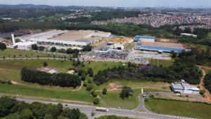 Komatsu celebra 50 anos de sua fábrica no Brasil com novo ciclo de investimento e foco em mercados internacionais