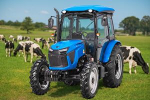 Tratores tornam mais eficientes os manejos da pecuária leiteira