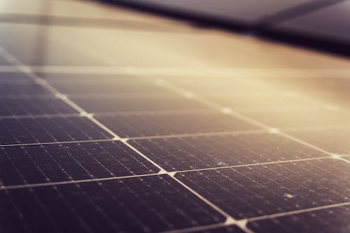 Sujeira invisível, prejuízo real: como a poeira pode estar sabotando seu painel solar