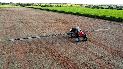 Tecnologia de precisão da Massey Ferguson transforma a pulverização em aliada da rentabilidade no campo