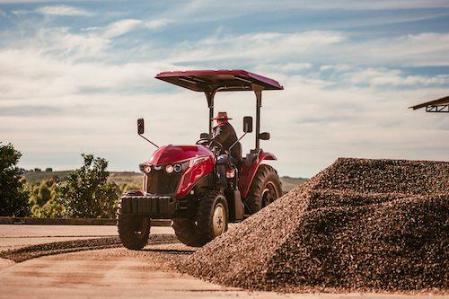 YANMAR participa da TurisAgro 2025 com soluções para impulsionar produção de café e vinho que alavancam turismo no interior paulista