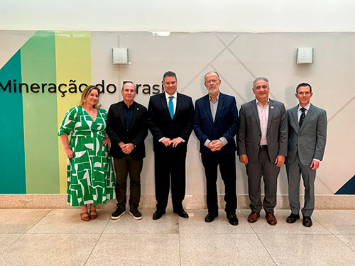 IBRAM recebe Embaixador norte-americano para tratar da missão brasileira nos EUA