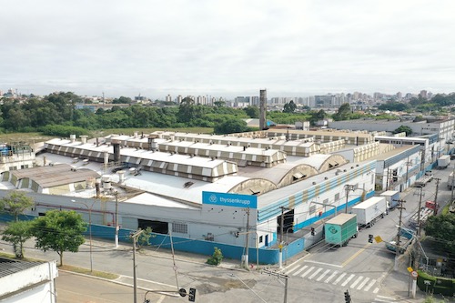 Parceria entre thyssenkrupp e ArcelorMittal entrega soluções de suspensão fabricadas com aço com baixa emissão de CO₂