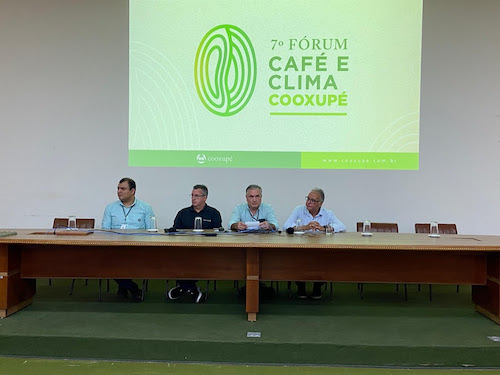  Safra de café apresenta menor rendimento em 2025 e novos desafios em 2026, aponta Fórum Técnico da Cooxupé
