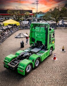 Com foco no Actros Evolution 2653, Mercedes-Benz leva Gincana do Caminhoneiro para a cidade de Luís Eduardo Magalhães