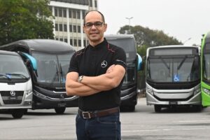Mercedes-Benz destaca produtos e serviços para fretamento no maior evento do setor no Brasil