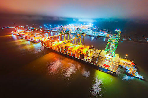 Porto Itapoá cresce acima da média nacional e consolida posição entre os maiores do Brasil