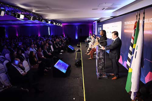 SIMEA debate caminhos da mobilidade mais limpa, conectada e eficiente.