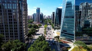 Empresas brasileiras perdem milhões por falhas na execução de obras corporativas