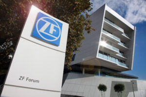 ZF acelera esforços de reestruturação