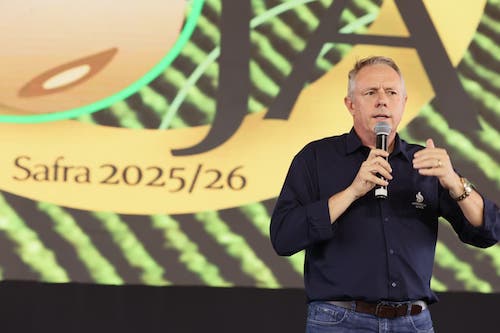 Comitiva que participou do momento simbólico de plantio