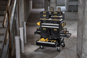 DEWALT lança estação de trabalho modular TOUGHSYSTEM® 2.0 DXL™ A novidade é compatível com toda a linha TOUGHSYSTEM® e acompanha diversos acessórios para customização