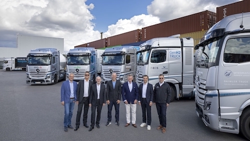 Caminhões movidos a célula de combustível da Daimler Truck completam o equivalente a cinco voltas e meia ao redor da terra