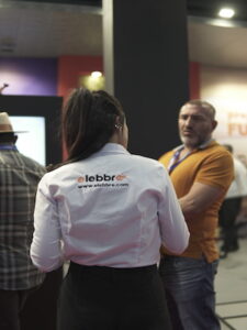 Elebbre reforça posição de referência no setor de pavimentação na Paving Expo 2025