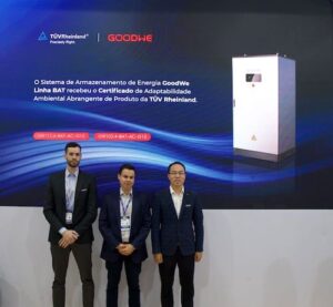GoodWe recebe certificado TUV Rheinland para linha de armazenamento BAT durante a Intersolar South America