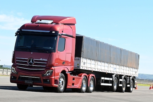 Mercedes-Benz e Minasmáquinas oferecem experiência exclusiva para motoristas e clientes com caminhões Actros Evolution