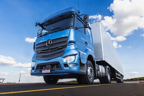 Soluções Mercedes-Benz para transporte e logística ganham destaque na TranspoSul 2025