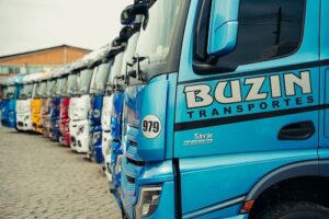 Mercedes-Benz estreia na frota da Buzin Transportes com 20 caminhões Actros Evolution 2653