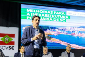 Com investimentos de R$ 436 mi, portos de Santa Catarina terão operacoes ampliadas
