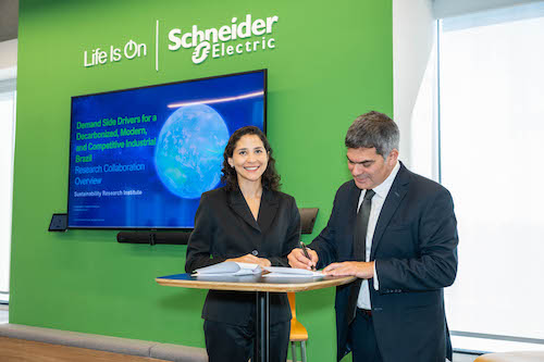 Schneider Electric e MDIC assinam acordo para acelerar a descarbonização industrial no Brasil