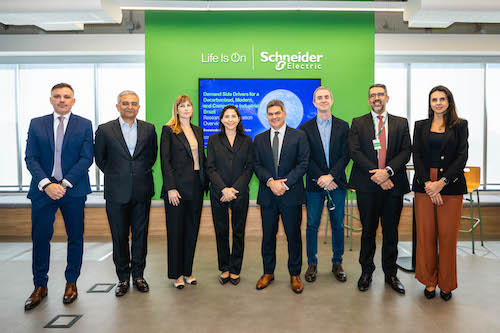  Schneider Electric e MDIC assinam acordo para acelerar a descarbonização industrial no Brasil