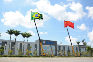 Líderes globais da XCMG vêm ao Brasil para discutir inovação e investimentos no setor