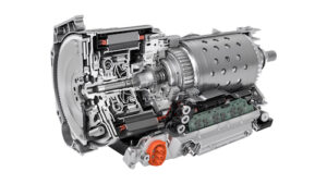 Desenvolvimento adicional para propulsão híbrida: ZF apresenta 8HP evo, atualização da transmissão na IAA 2025