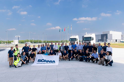 Scania Consórcio leva clientes para conhecer a nova fábrica da marca na China