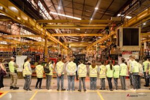 AGCO abre as portas da fábrica em Santa Rosa (RS) para alunos da rede pública municipal