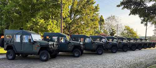 Exército do Uruguai adquire viaturas Agrale Marruá modelos AM11 e AM23 Ambulância
