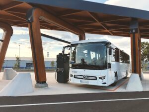 Daimler Buses lança estações públicas de recarga de baterias para ônibus elétricos