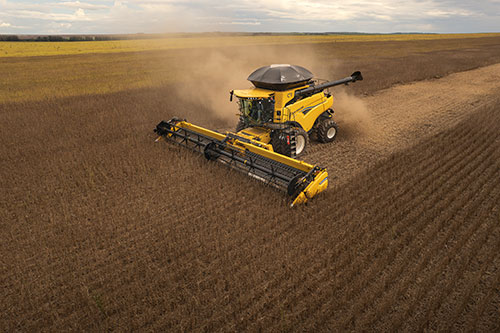 New Holland celebra 50 anos de Brasil com novas colheitadeiras