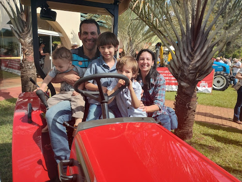 Governo de SP chega a 850 tratores adquiridos pelo Pró-Trator e projeta mil até o fim de 2025