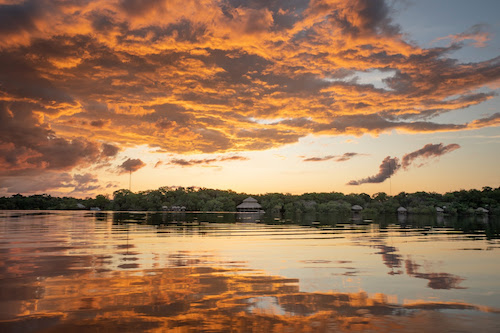 Juma Amazon Lodge adota energia 100% limpa no coração da Amazônia