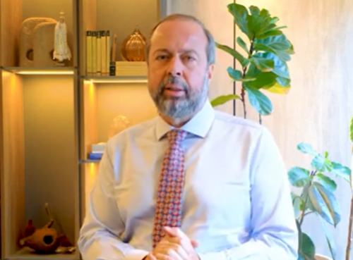 Ministro do MME, Alexandre Silveira, diz que governo está em “plena sinergia” com projeto de lei que cria a Política Nacional de Minerais Críticos e Estratégicos
