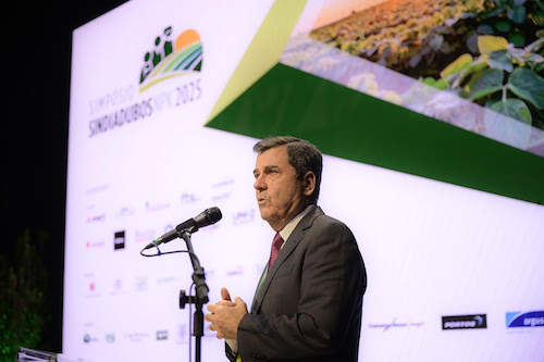 Em meio a desafios, Brasil projeta recorde de entregas de fertilizantes em 2025
