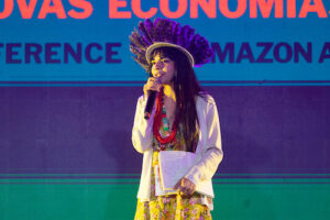 A maior tecnologia é a natureza”, diz Txai Suruí na 3ª Conferência Internacional Amazônia e Novas Economias, em Salvador