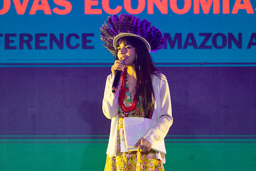 A maior tecnologia é a natureza”, diz Txai Suruí na 3ª Conferência Internacional Amazônia e Novas Economias, em Salvador