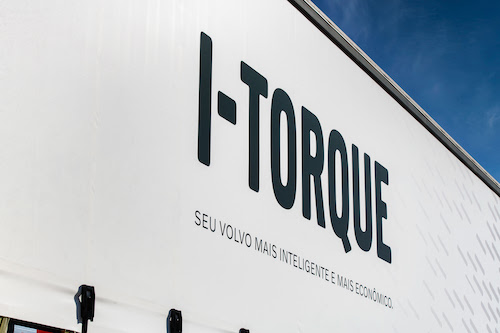 Linha Volvo FH 2026 chega com I-Torque, novidade que traz mais força nas subidas e até 3% de economia