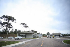 Grupo inaugura nova sede com lançamento de livro em Curitiba