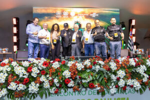 Lideranças do agro paulista comemoram conquistas em Lins