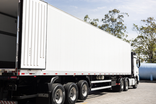 Librelato lança Furgão Frigorífico na Fetranslog 2025 e amplia portfólio de implementos rodoviários