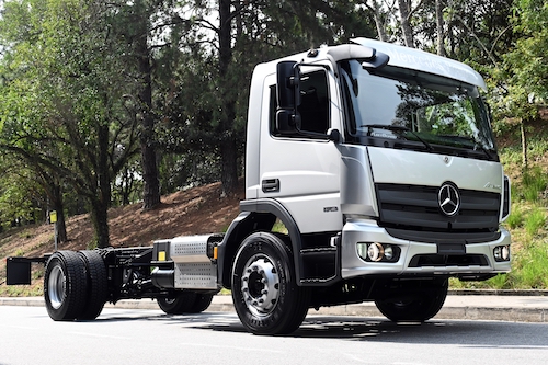 Caminhões Mercedes-Benz Atego 1719 e Accelo 917 conquistam o Prêmio Mobilidade Estadão 2026