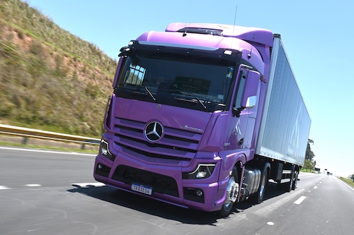 Monfredini Transportes compra 50 caminhões extrapesados Actros Evolution 2045, os primeiros Mercedes-Benz de sua frota