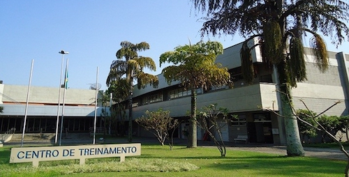 Mercedes-Benz do Brasil e SENAI reformulam curso de aprendizagem industrial com foco nas transformações tecnológicas e comportamentais