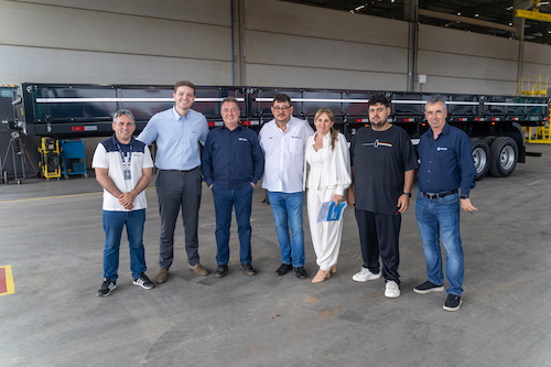  Librelato entrega implemento rodoviário ao ganhador do segundo sorteio da campanha "Estrada de Prêmios"